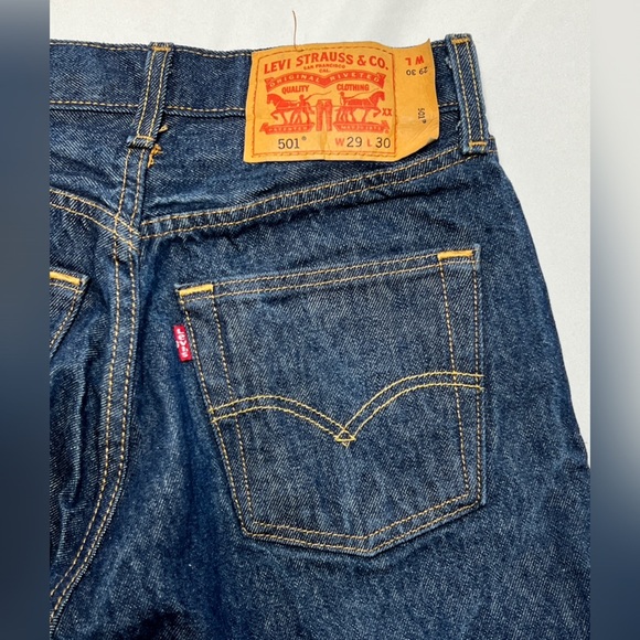Levi's 501 Button Fly Jeans - 29 - Picture 3 of 10